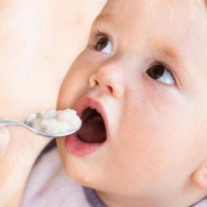 Развитие ребенка в 6 месяцев и питание